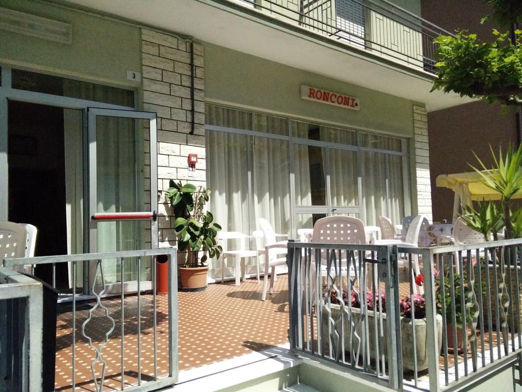 荣科尼酒店 里米尼 外观 照片