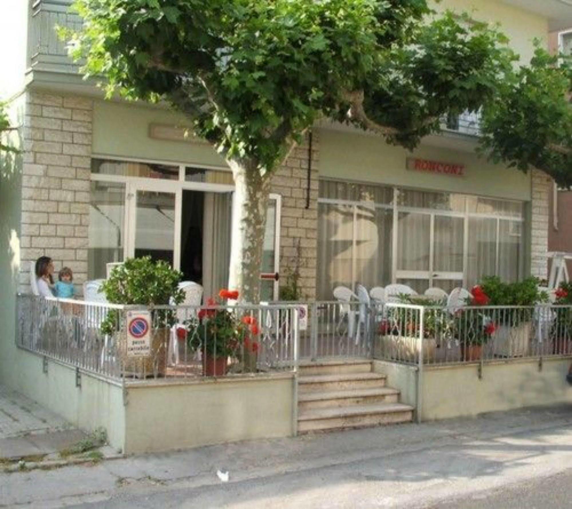 荣科尼酒店 里米尼 外观 照片